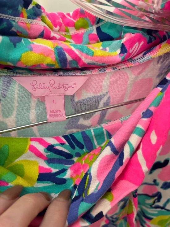 Lilly Pulitzer Giraffe funnel neck pullover - Picture 2 of 4